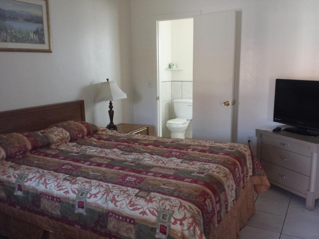 New Kansan Motel Ранчо-Кукамонга Номер фото